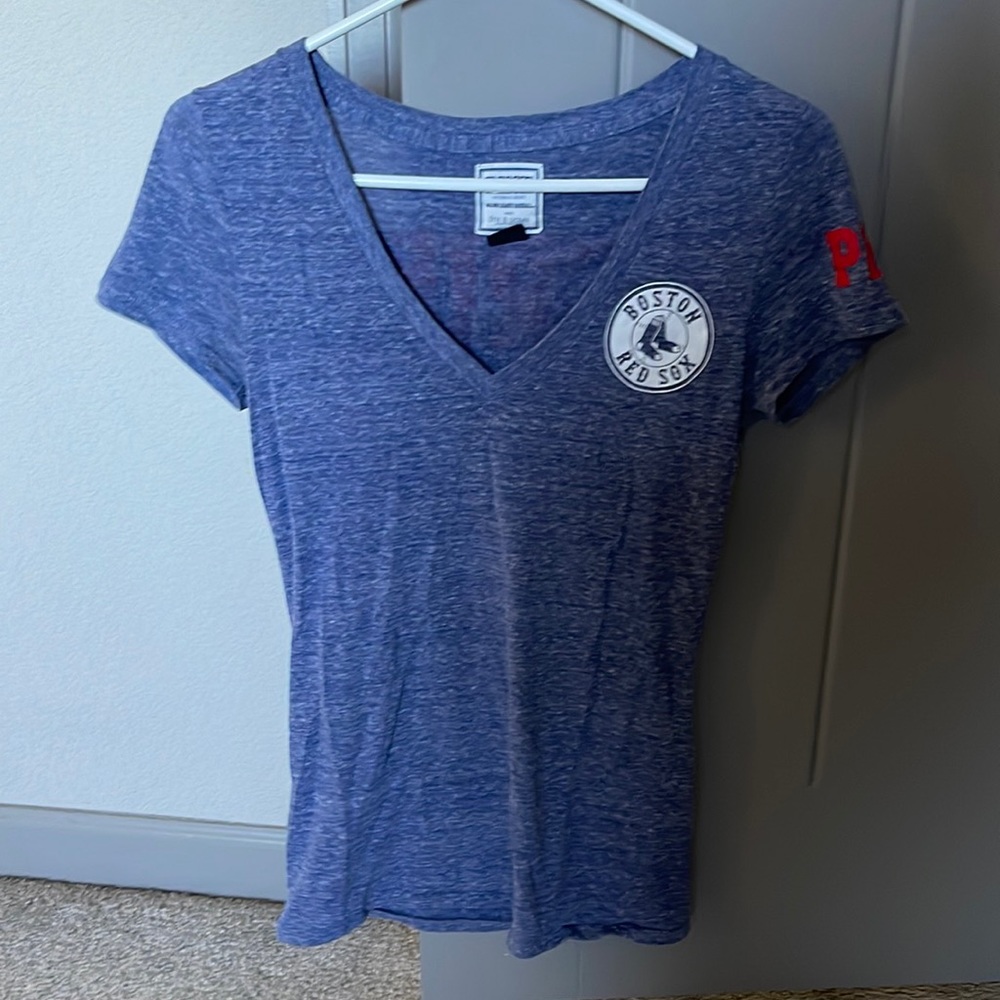 5th and Ocean MLB collection Boston Red Sox v-neck
